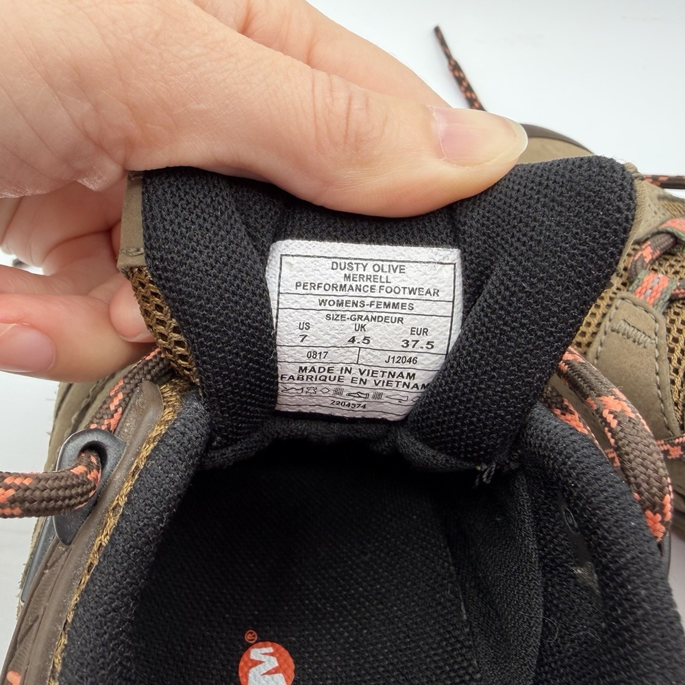 Merrell J12046 Womens Size 7 Hiking Shoes Dusty Olive Waterproof Vibram Low Top - Picture 2 of 9